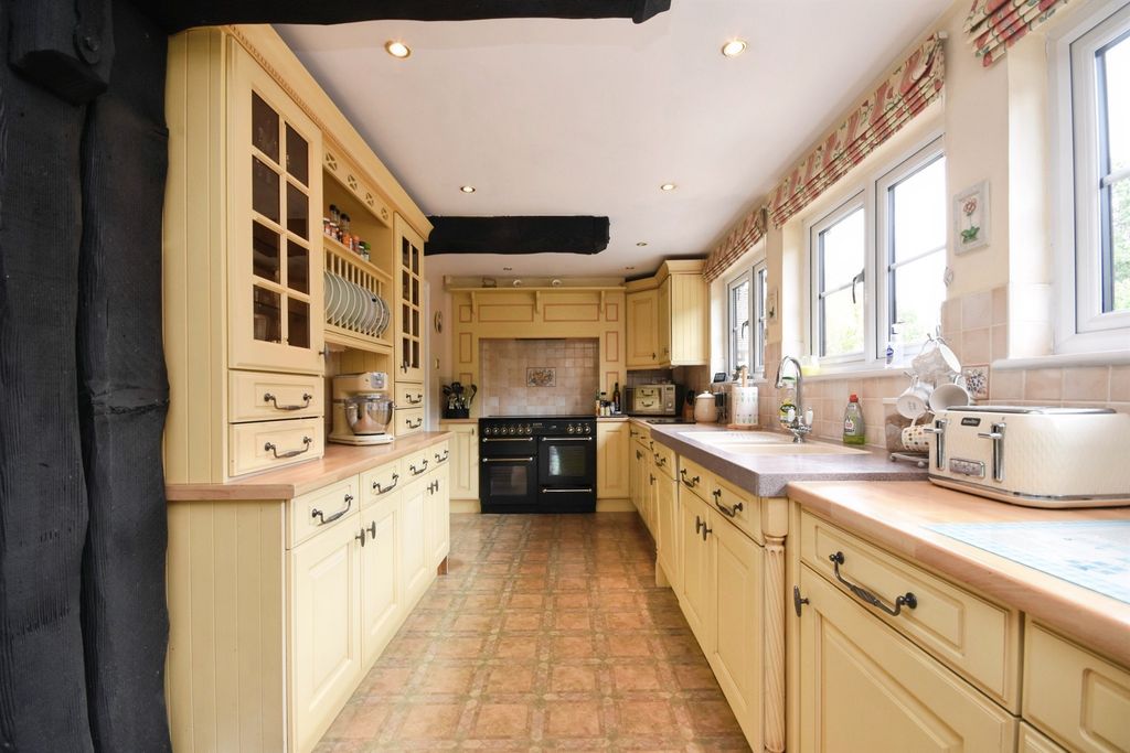 Property photo 3 of 16