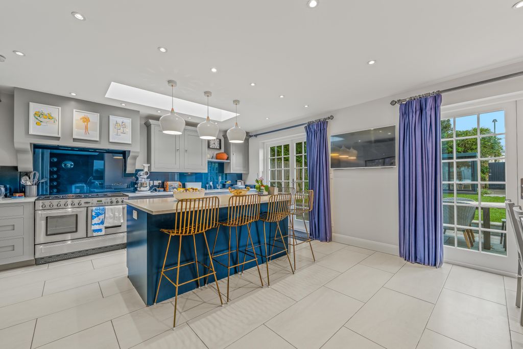 Property photo 3 of 23 25 Trafalgar Road, Twickenham, Tw2_49