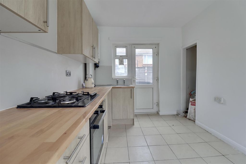 Property photo 3 of 9 3E890843-82C0-416F-A8E9-C62E5B595Fe1_1_201_A.Jpeg