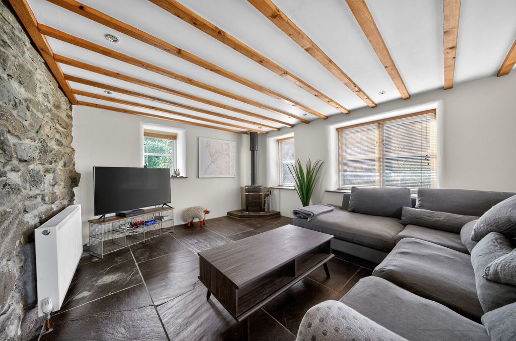 Property photo 2 of 40 1432867-11-69c57c...