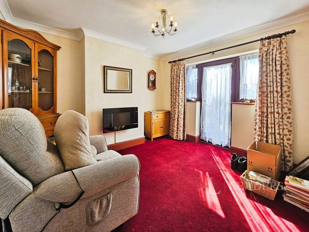 Property photo 3 of 11 Pbox-Img.Jpg
