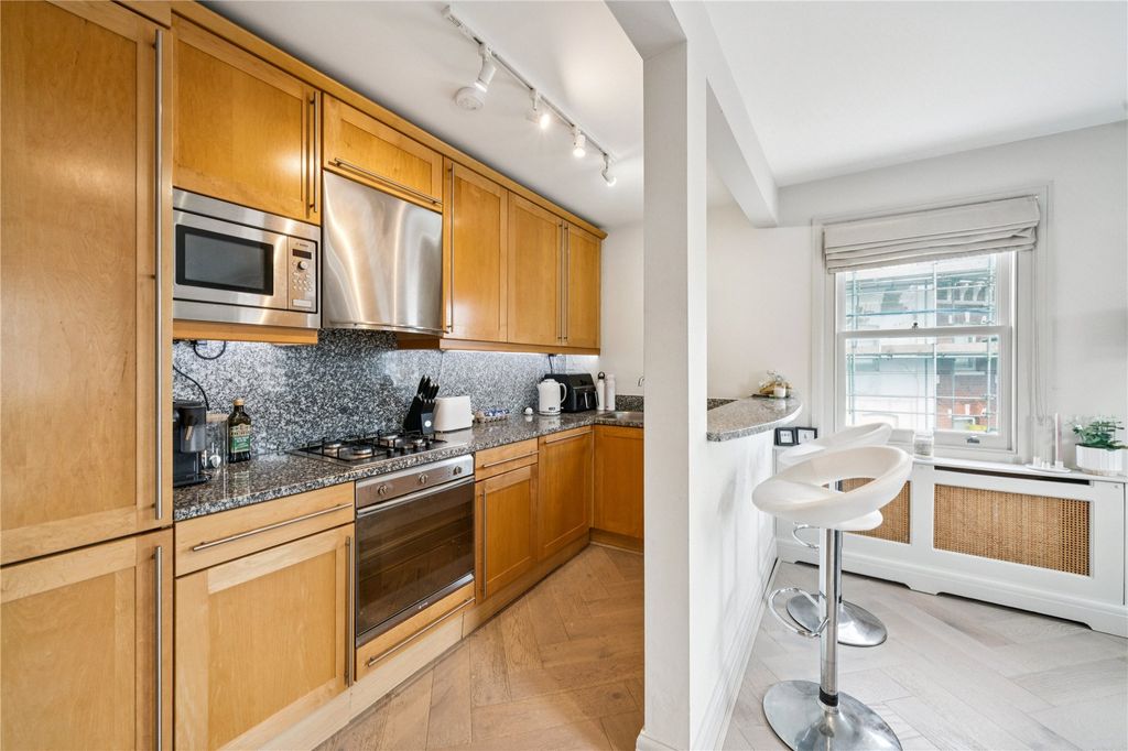 Property photo 3 of 15 Picture No. 13