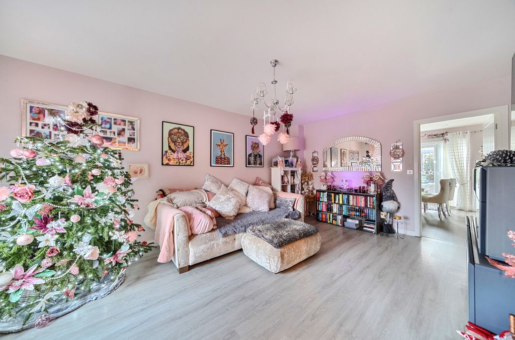 Property photo 2 of 15 1387059-7-6936Aef...