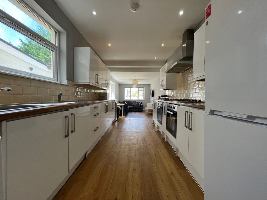 Property photo 2 of 14 Img_2508