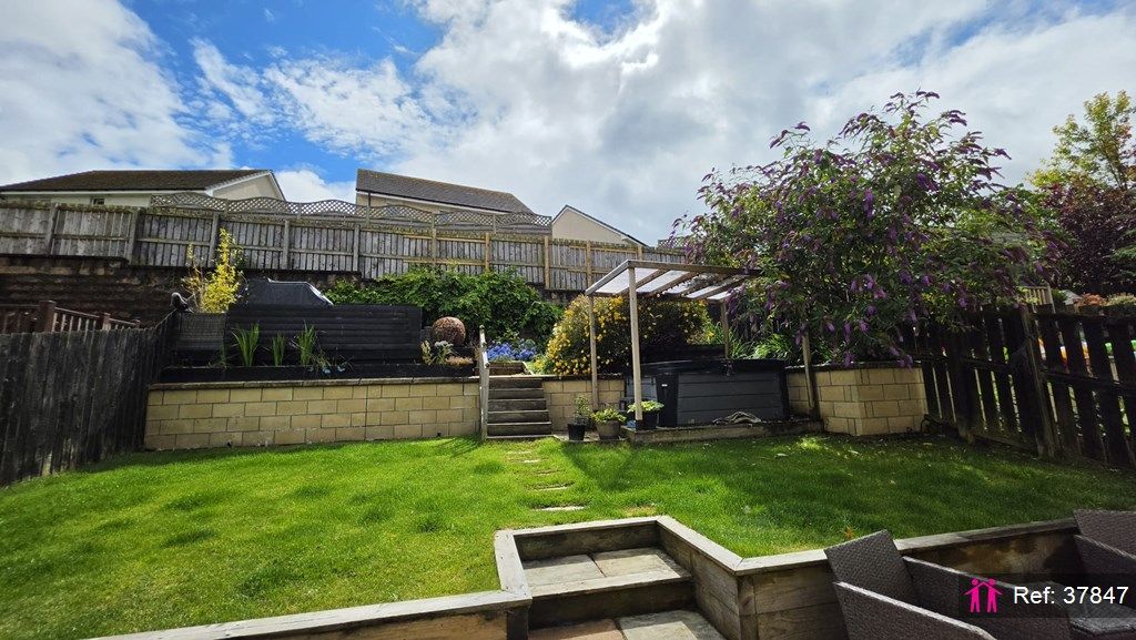 Property photo 2 of 24