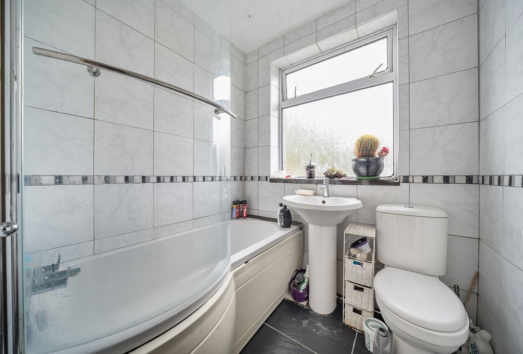 Property photo 3 of 14 1381742-5-691Db1E...