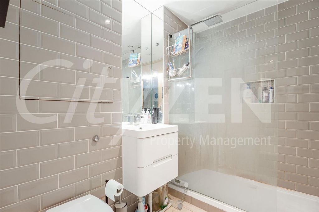 Property photo 3 of 22 Shower Room