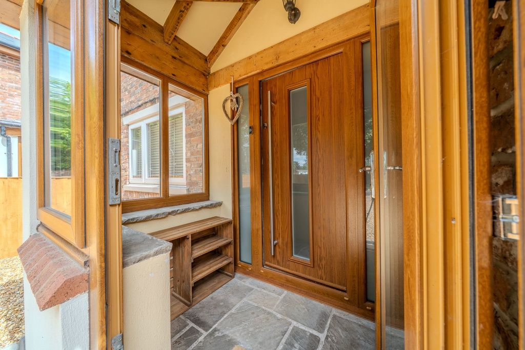 Property photo 3 of 33