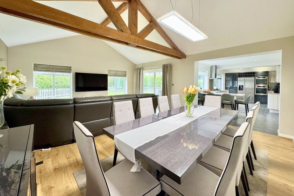 Property photo 2 of 26