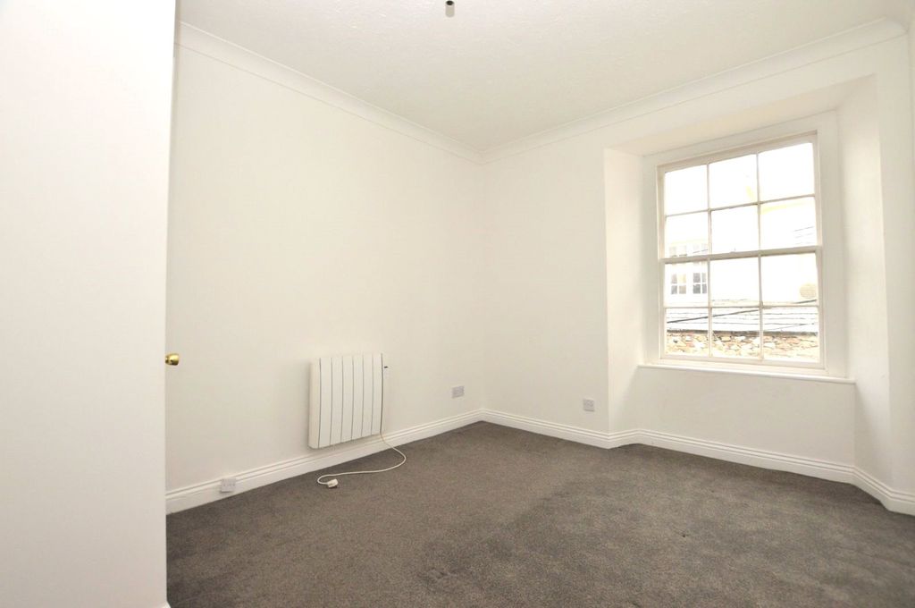 Property photo 2 of 12 Picture No. 06