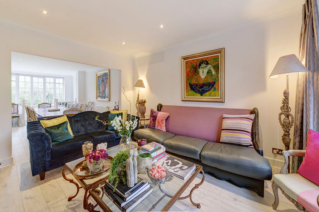 Property photo 3 of 11 Lounge/Dining Room