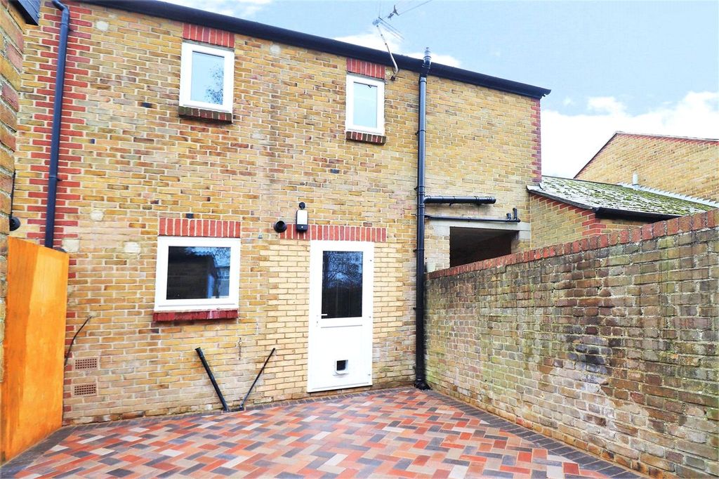 Property photo 2 of 18 Rear Garden