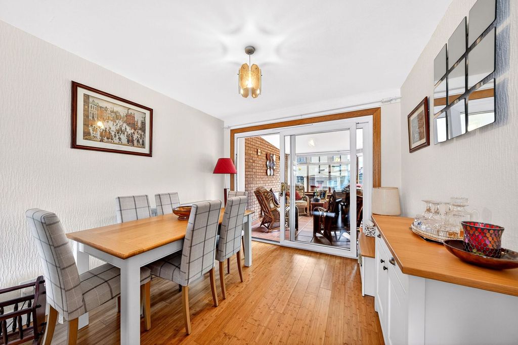 Property photo 3 of 51 Dining Atea