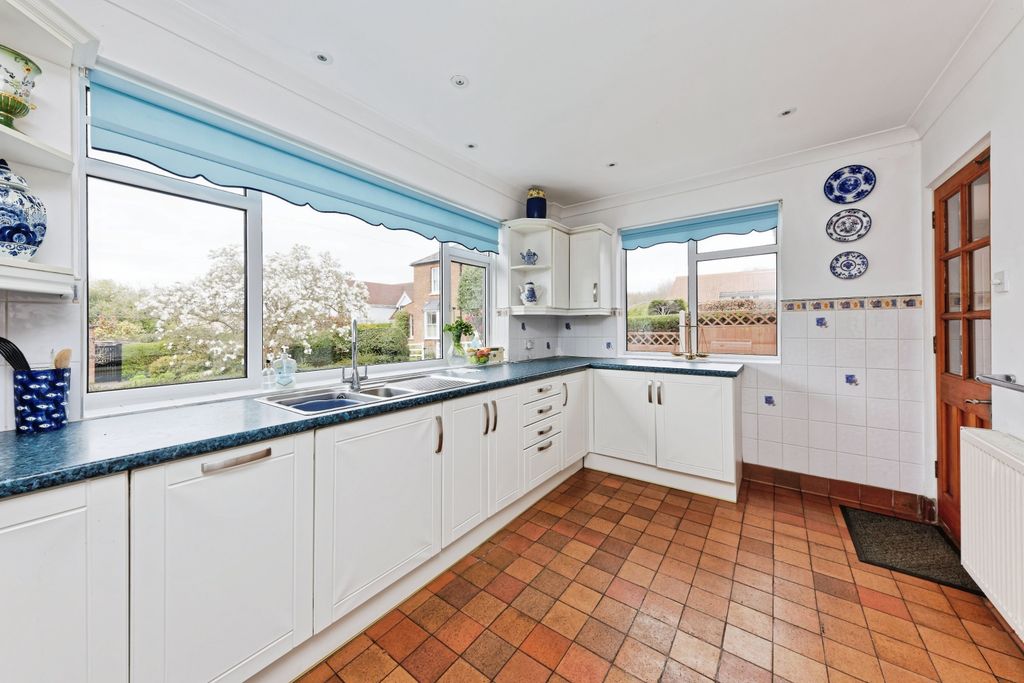 Property photo 3 of 26 Kitchen