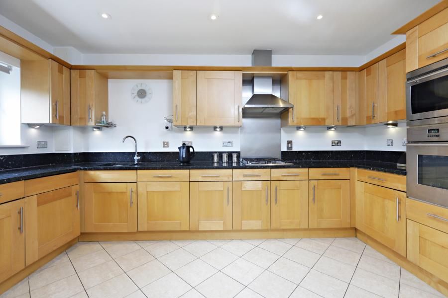 Property photo 3 of 12