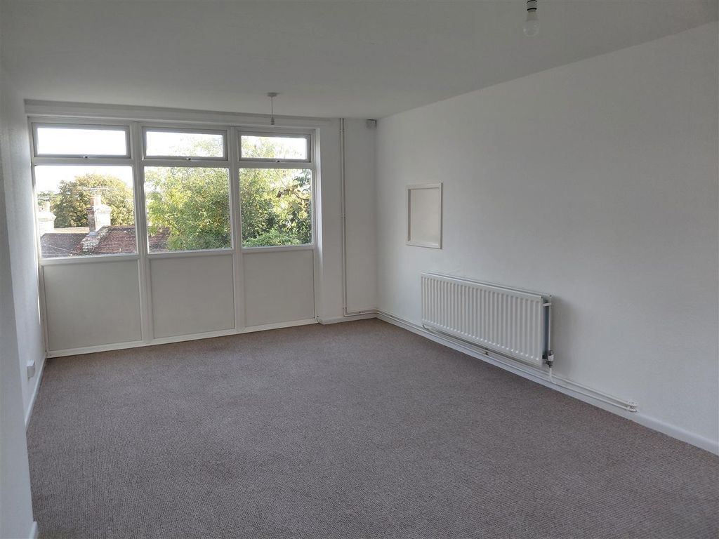 Property photo 2 of 11 20251007_101055.Jpg