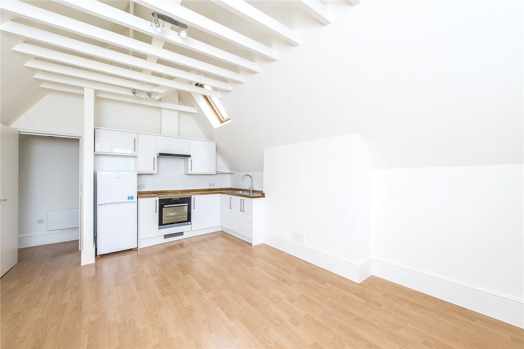 Property photo 2 of 7 Reception/Kitchen