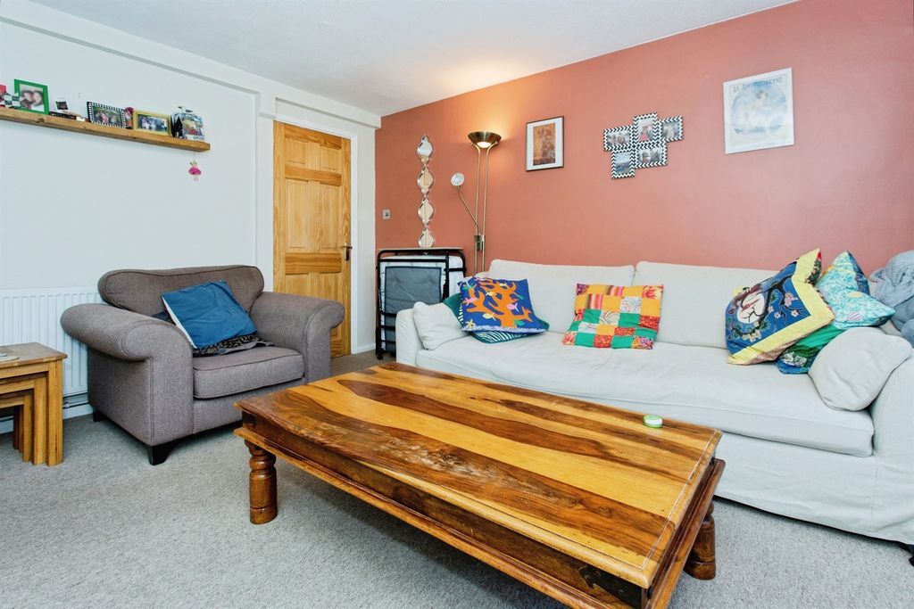 Property photo 2 of 14