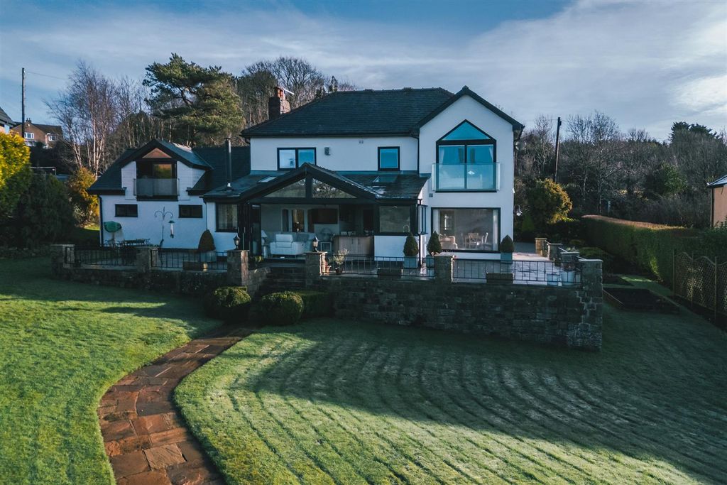 Property photo 1 of 33 Exterior And Gardens