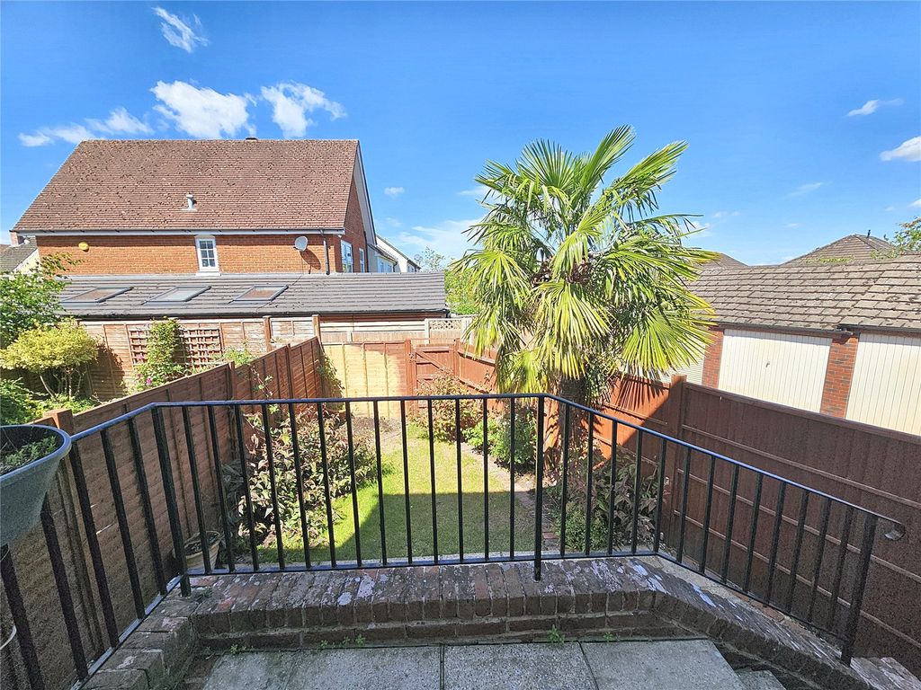 Property photo 2 of 14 Picture No. 12