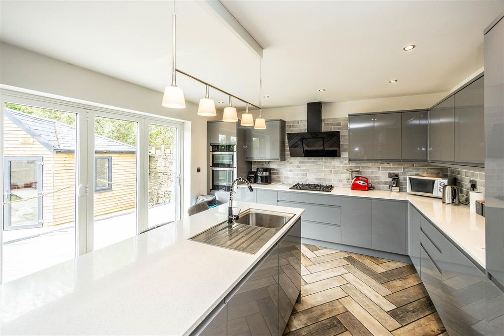 Property photo 2 of 37 Mvhalifax-280425-27.Jpg