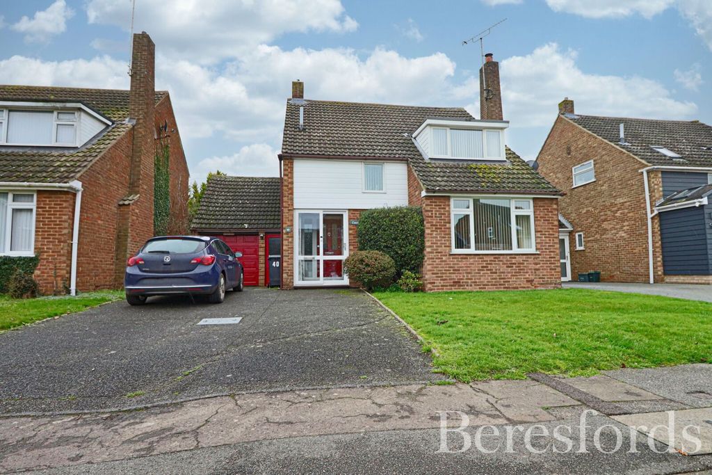 Property photo 1 of 17 Front