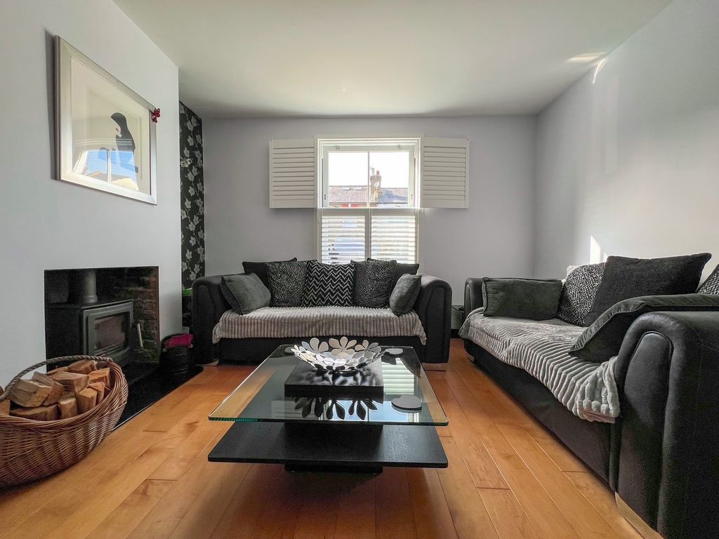 Property photo 3 of 24