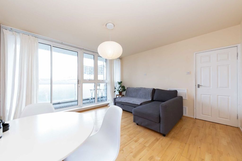 Property photo 3 of 7