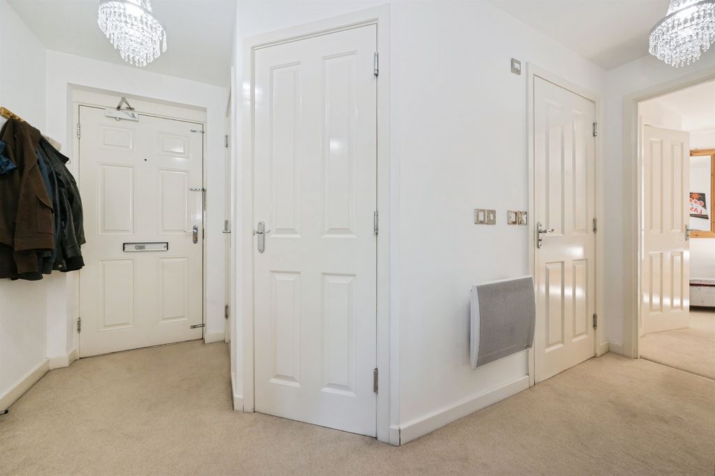 Property photo 2 of 22
