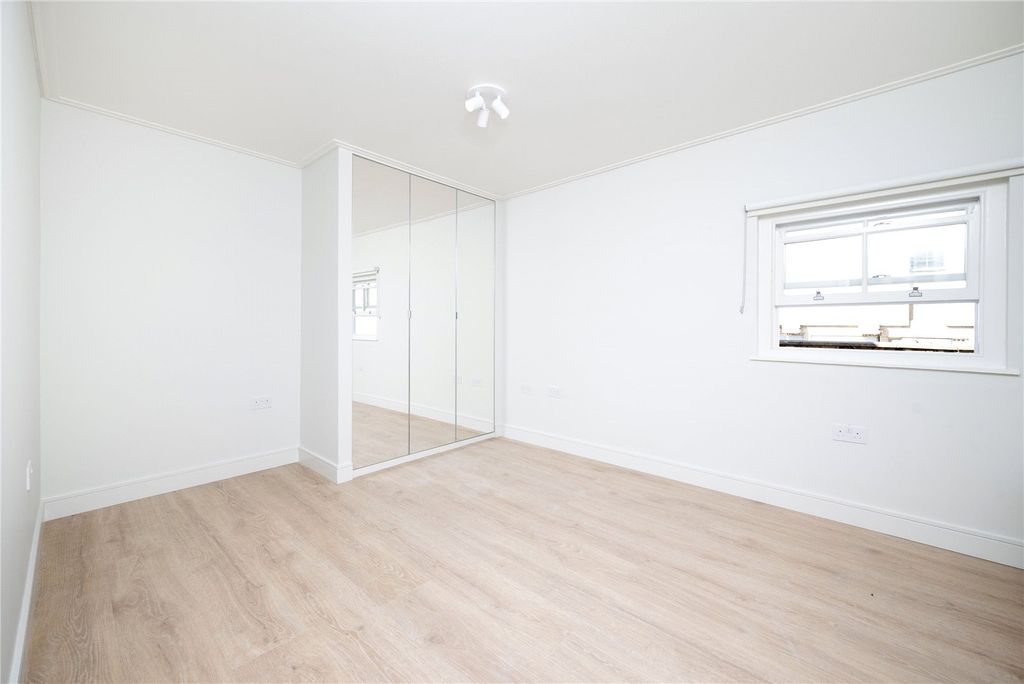 Property photo 3 of 13 Bedroom