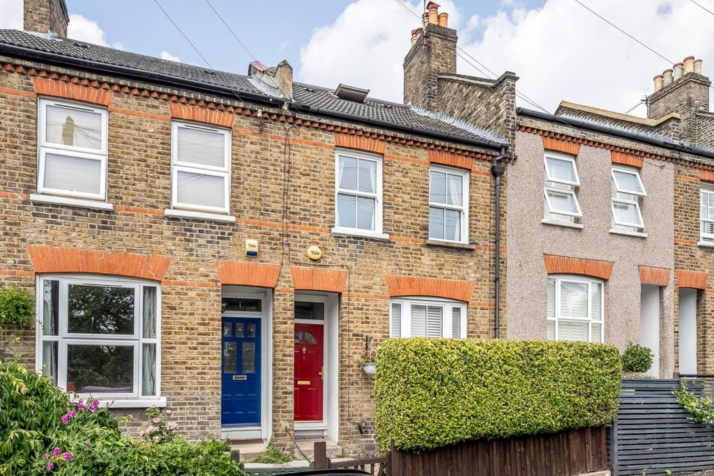 Property photo 2 of 20