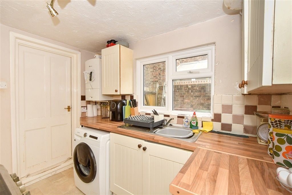 Property photo 1 of 11 Kitchen