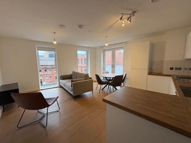 Property photo 1 of 8 Lounge