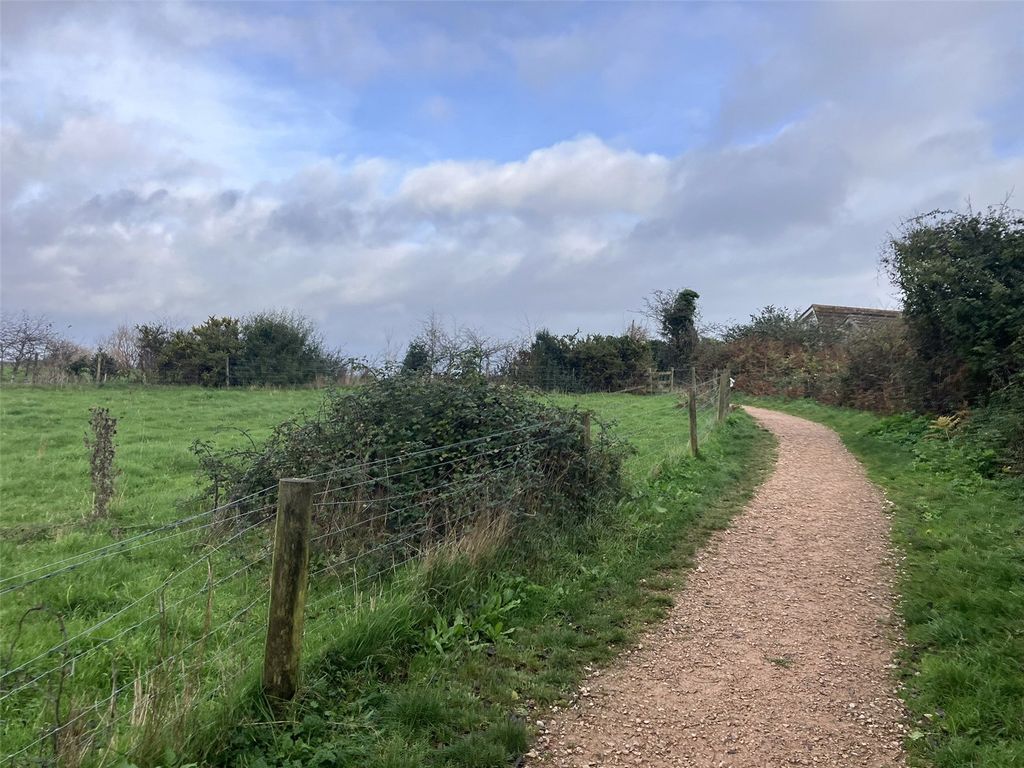 Property photo 2 of 4 Picture No. 01