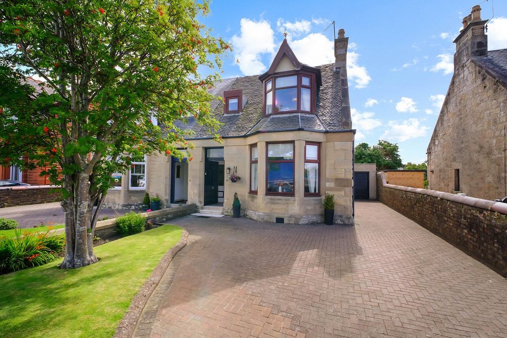 Property photo 1 of 24