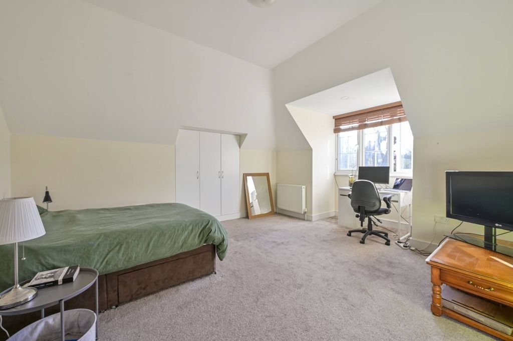 Property photo 1 of 9