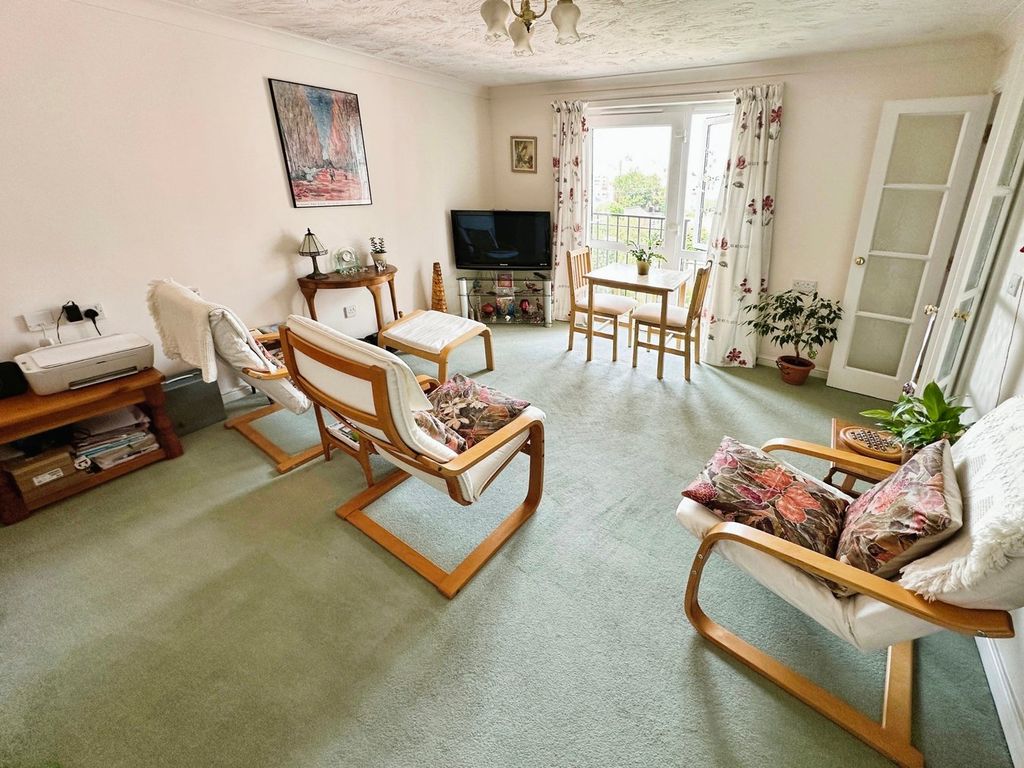 Property photo 2 of 11