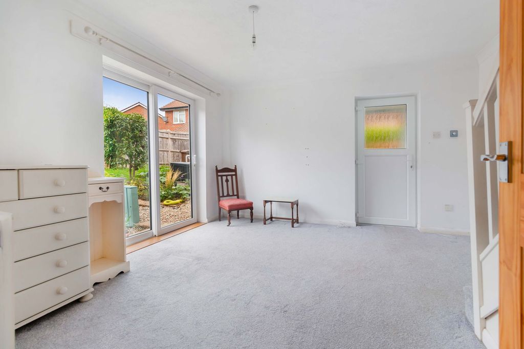 Property photo 3 of 11