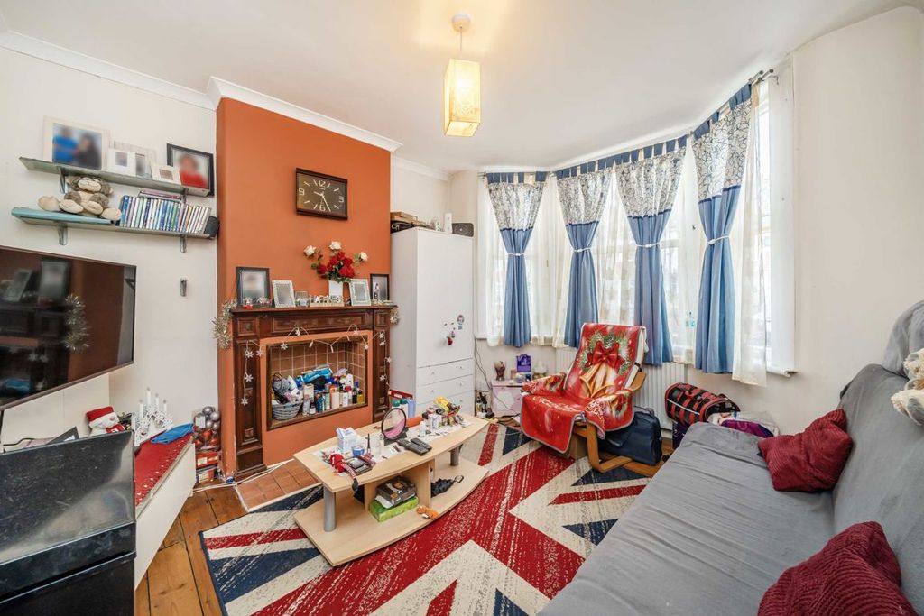 Property photo 2 of 6