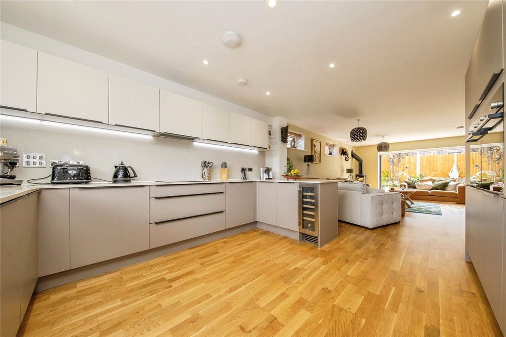 Property photo 2 of 40 Picture No. 43