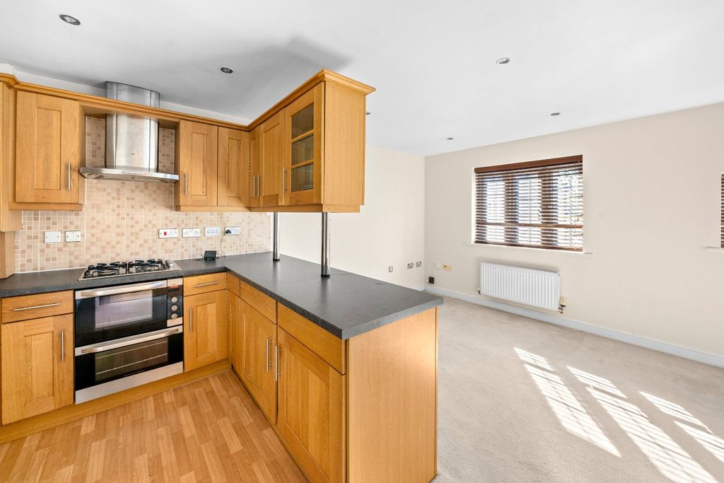 Property photo 2 of 11 Picture No. 14