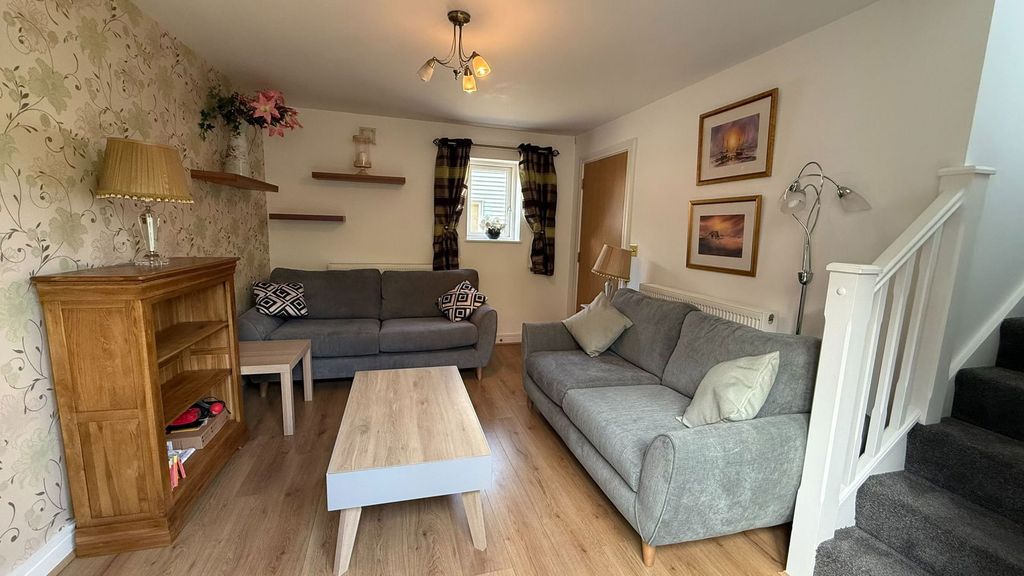 Property photo 2 of 12