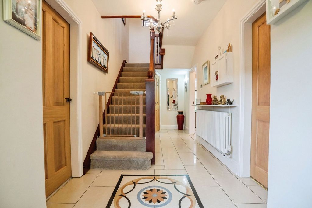 Property photo 2 of 66