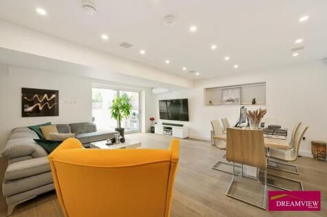 Property photo 3 of 11 85138_House_Highview_House_6_Queens_Road_London_Nw4_2Th_2S_Img_02_0000_Max_476x317