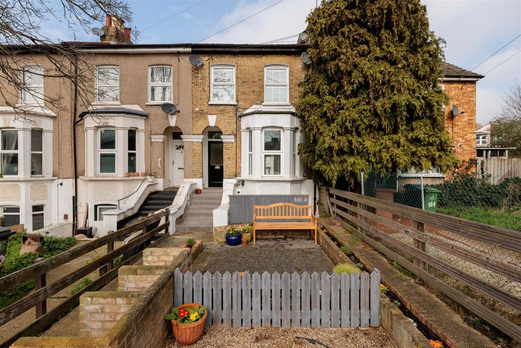 Property photo 1 of 20 Wallwood Road, E11