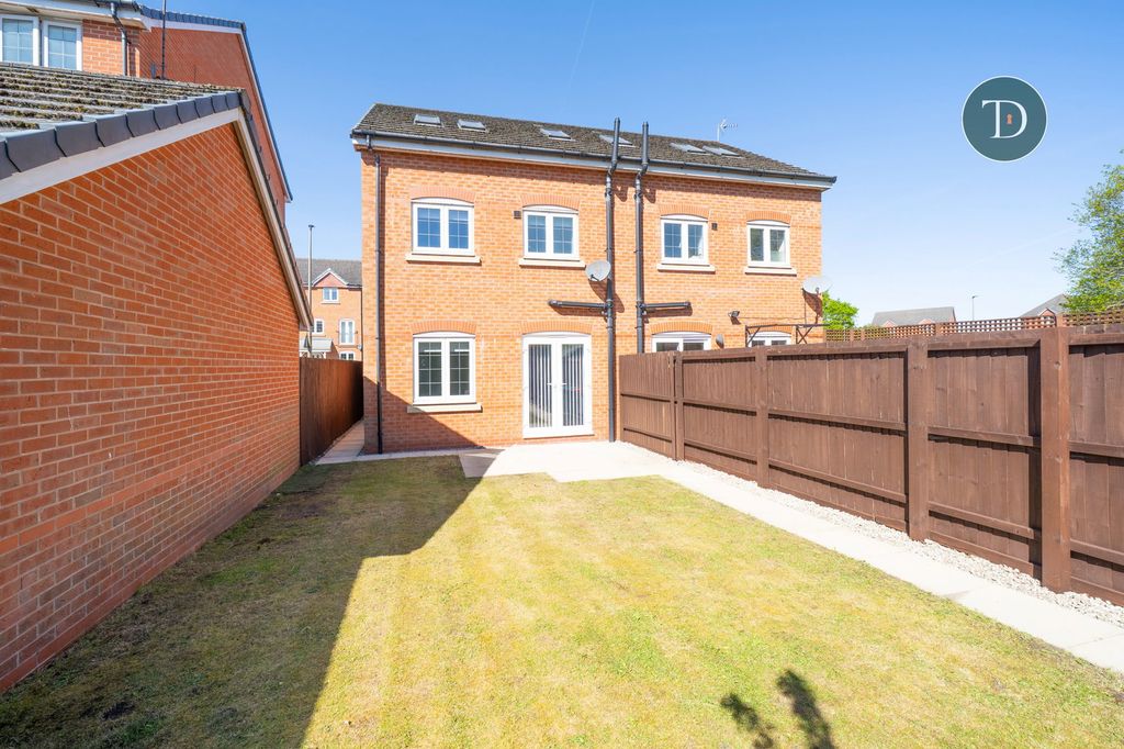 Property photo 2 of 33