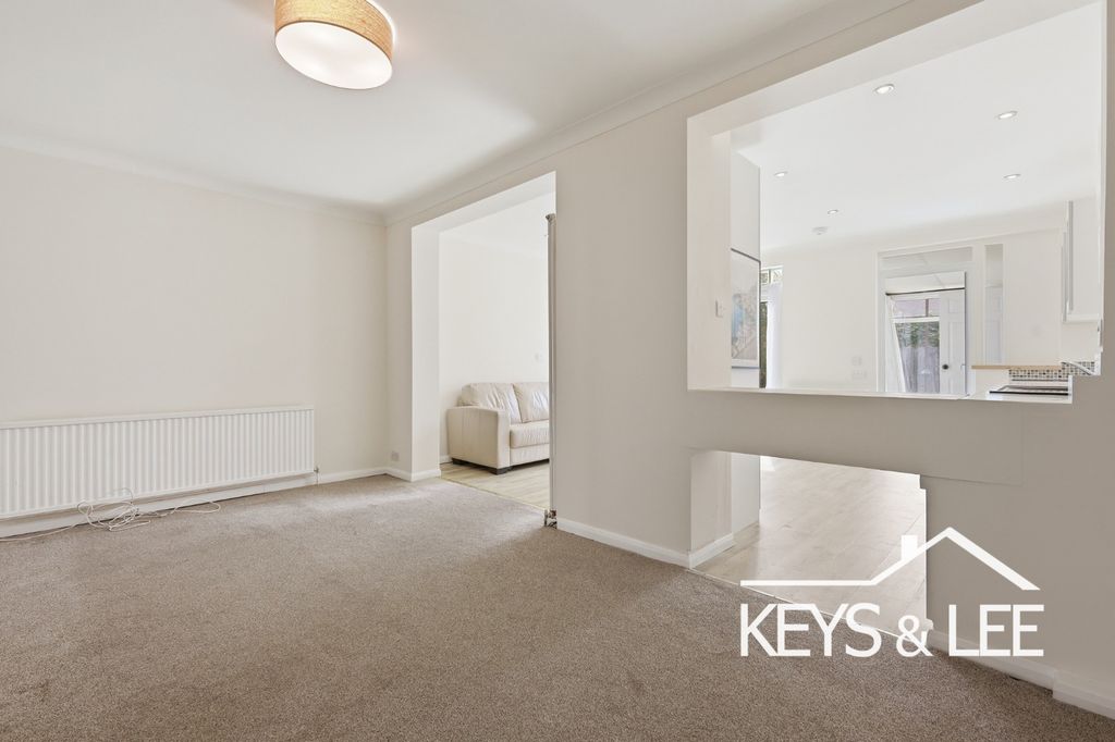 Property photo 3 of 12 5361805