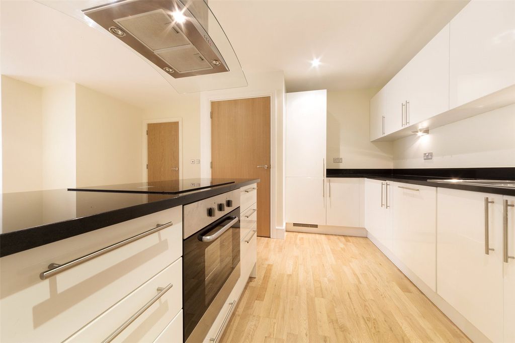 Property photo 2 of 12 Picture No. 07