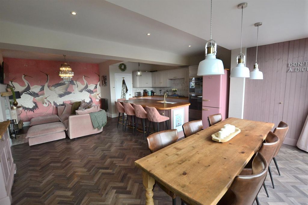 Property photo 3 of 55 Ridgeway (7).Jpg