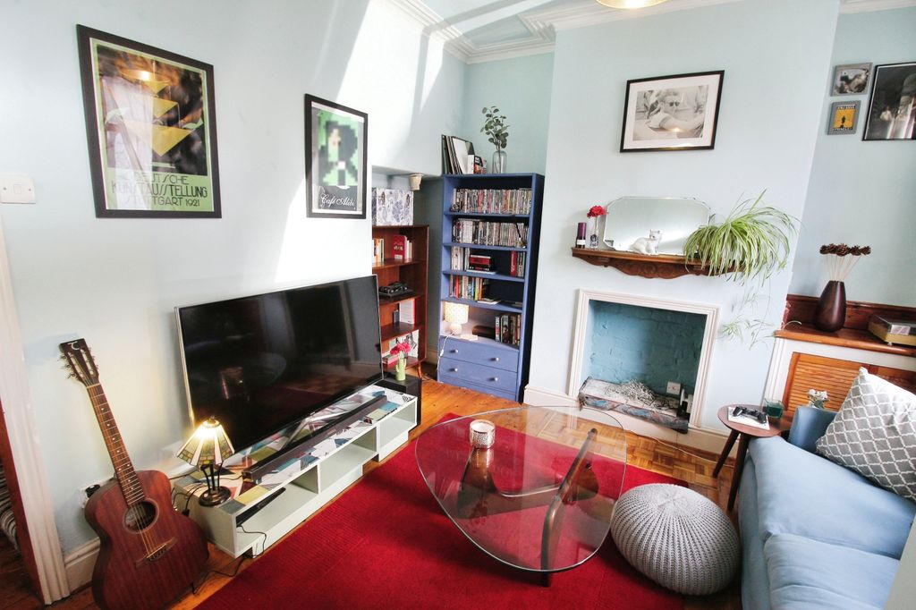 Property photo 1 of 12